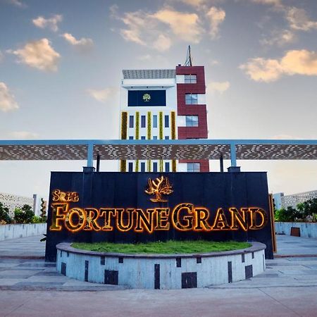 Hotel Sree Fortune Grand, Tadepalli Tadepalle Exterior foto