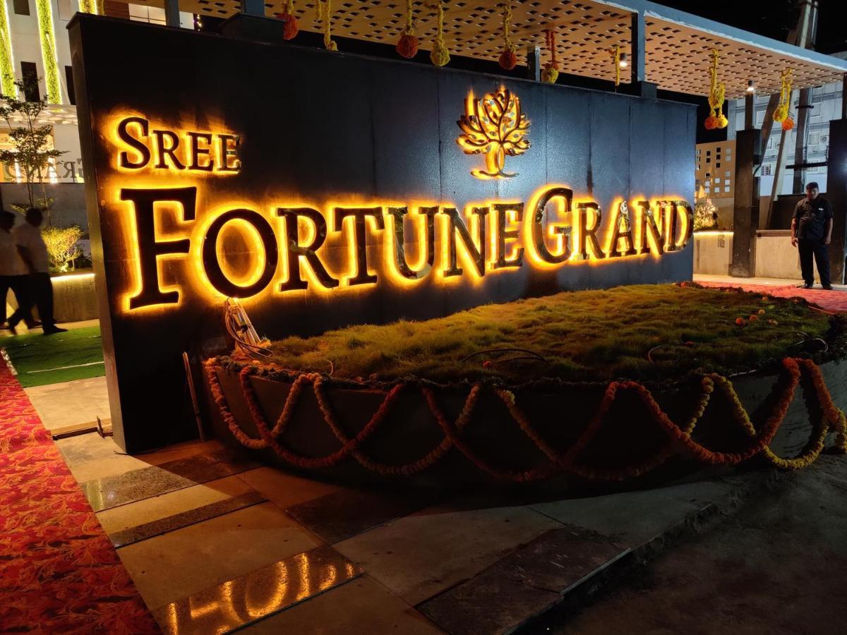 Hotel Sree Fortune Grand, Tadepalli Tadepalle Exterior foto