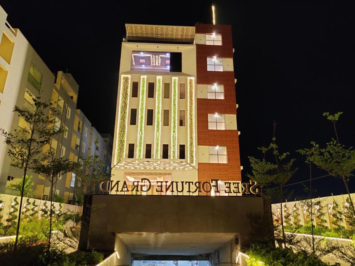 Hotel Sree Fortune Grand, Tadepalli Tadepalle Exterior foto