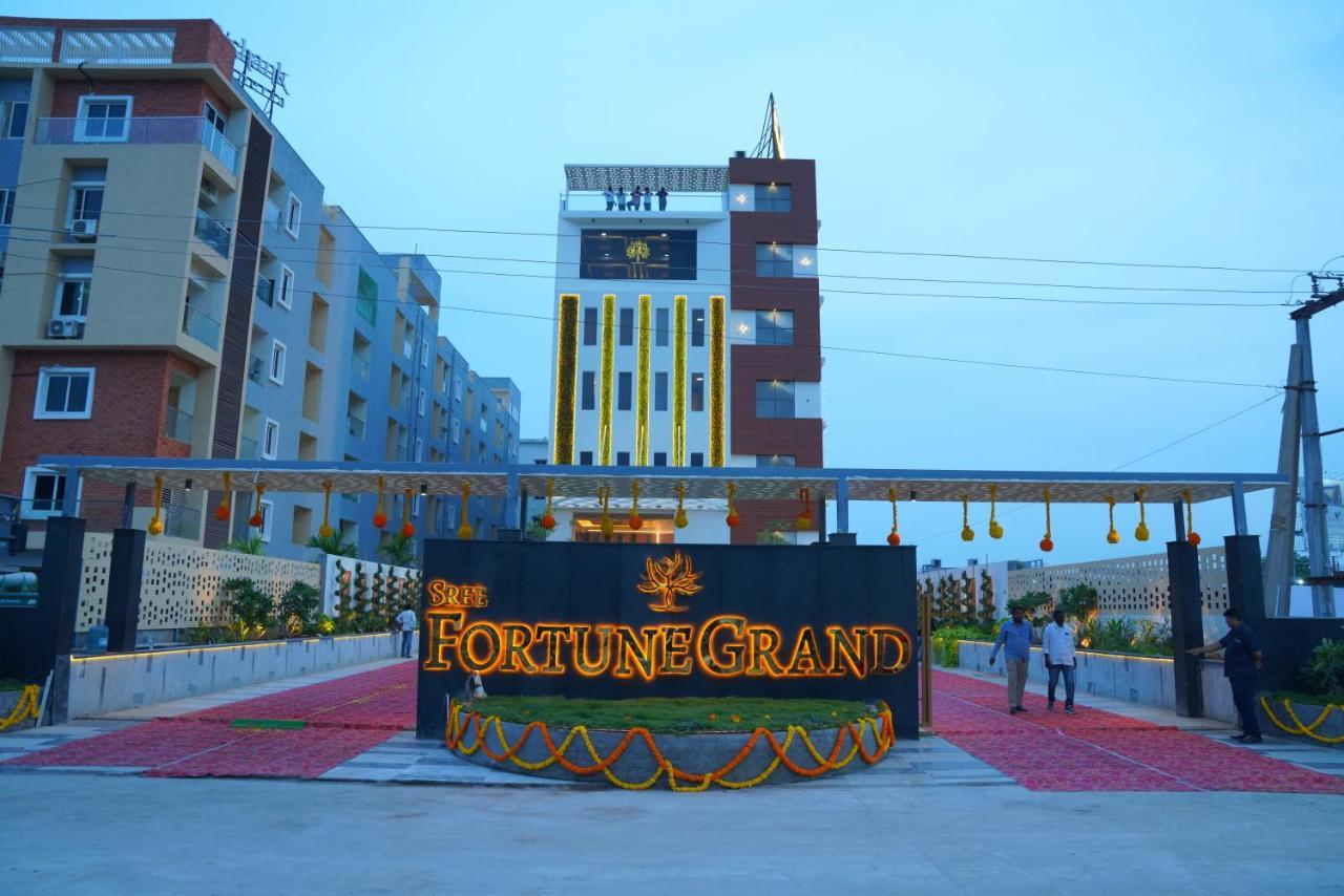 Hotel Sree Fortune Grand, Tadepalli Tadepalle Exterior foto