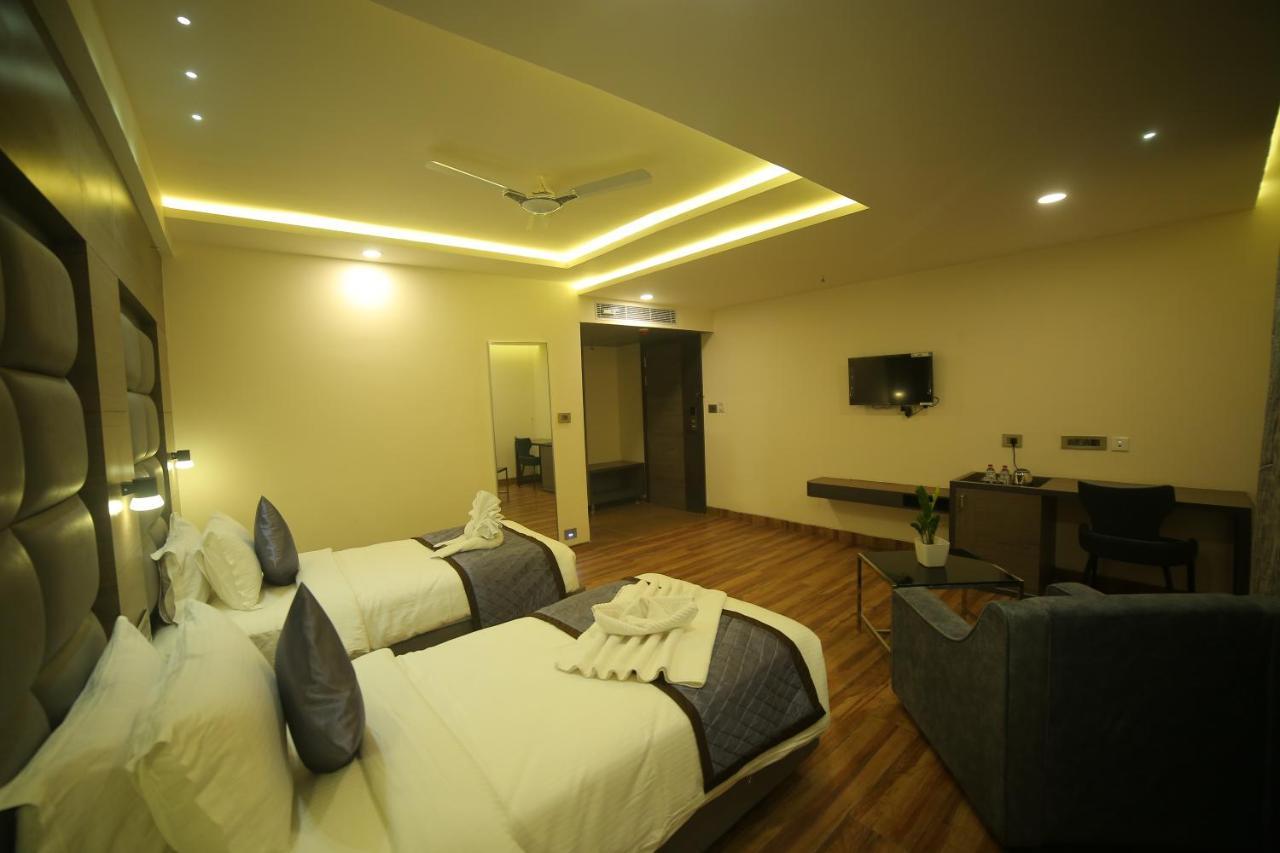 Hotel Sree Fortune Grand, Tadepalli Tadepalle Exterior foto